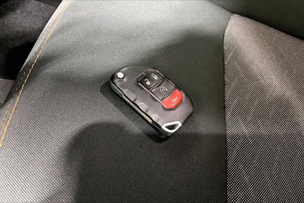 Used 2021 Jeep Gladiator Mojave AWD/4WD image 12