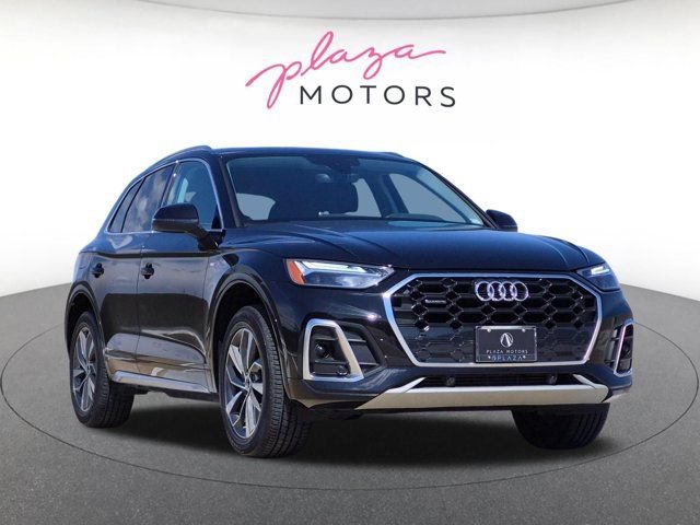 Used 2023 Audi Q5 2.0T Premium w/ Convenience Package AWD/4WD image 3