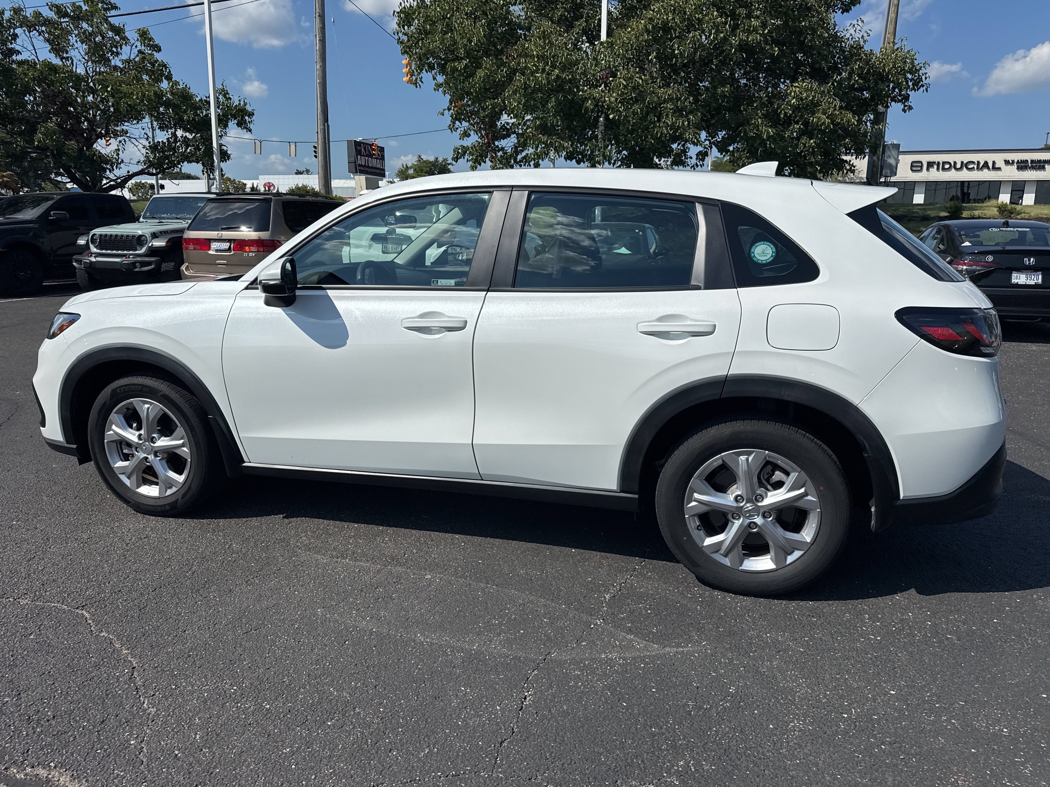 Used 2023 Honda HR-V LX image 28