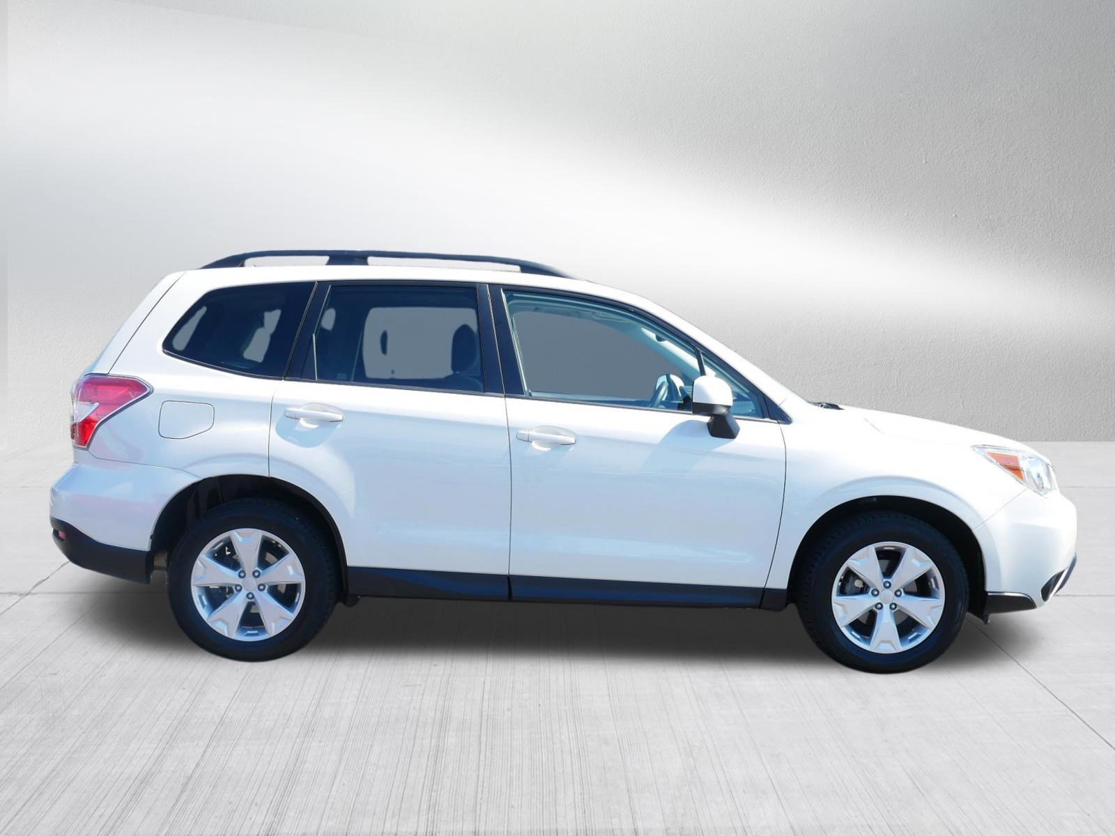 Used 2015 Subaru Forester 2.5i Premium w/ Popular Package #2 AWD/4WD image 8