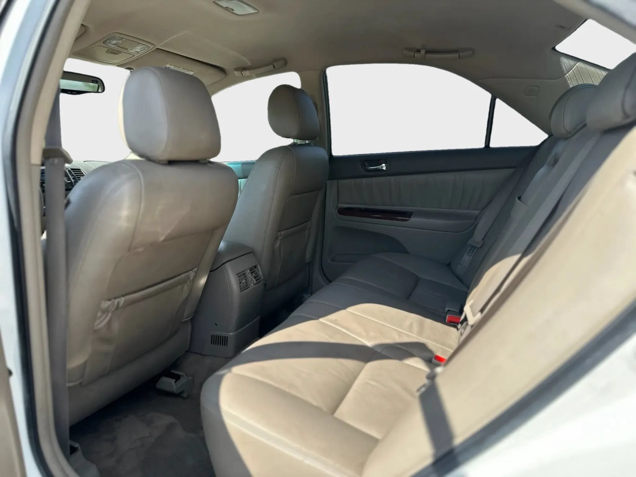 Used 2005 Toyota Camry XLE w/ XLE Premium Pkg FWD image 18