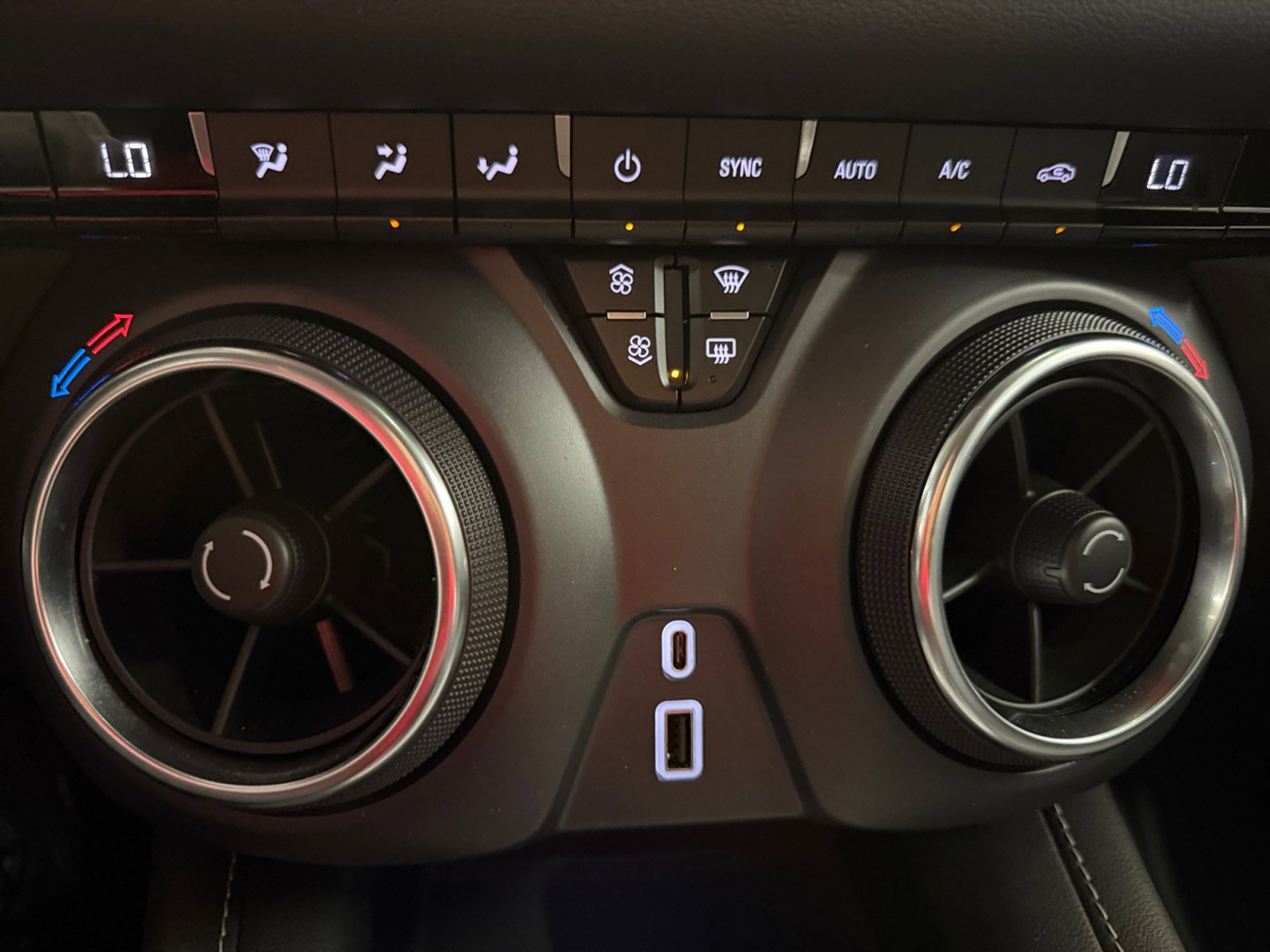 Used 2023 Chevrolet Blazer LT w/ Midnight/Sport Edition FWD image 18