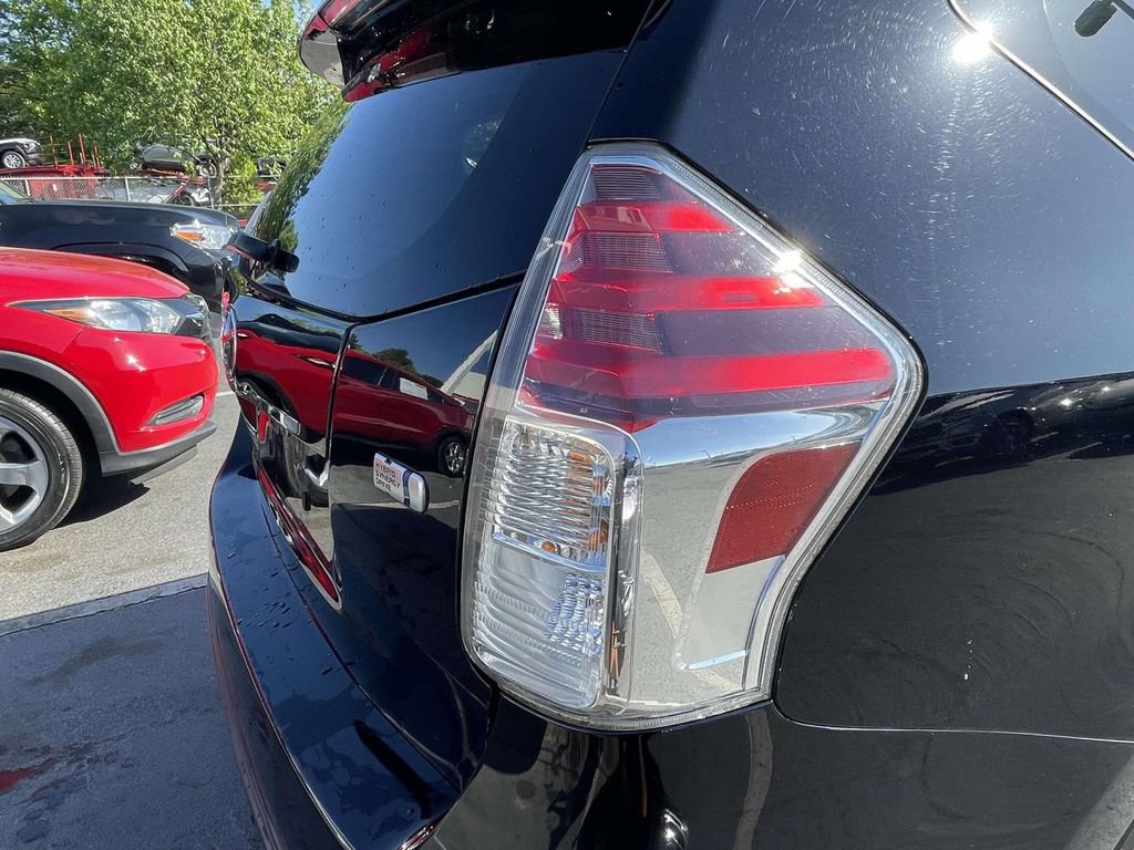 Used 2015 Toyota Prius V Five w/ Advanced Technology Package FWD image 17