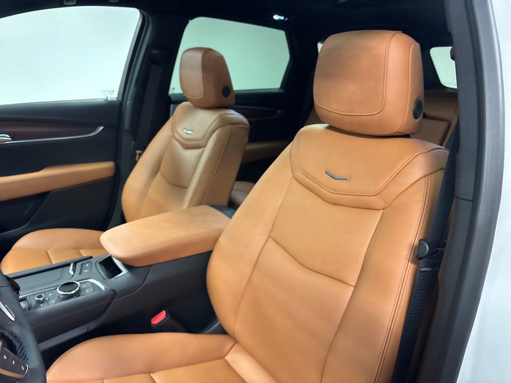 New 2025 Cadillac XT5 Premium Luxury w/ LPO, Floor Liner Package image 27