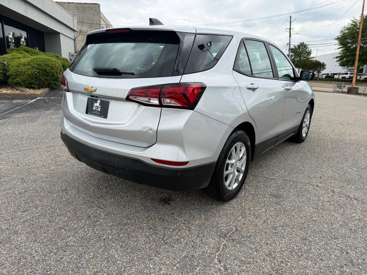 Used 2022 Chevrolet Equinox LS w/ Driver Confidence II Package FWD image 20