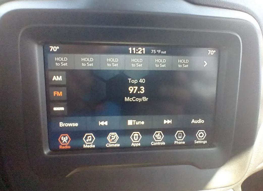 Used 2020 Jeep Renegade Latitude w/ Cold Weather Group image 30