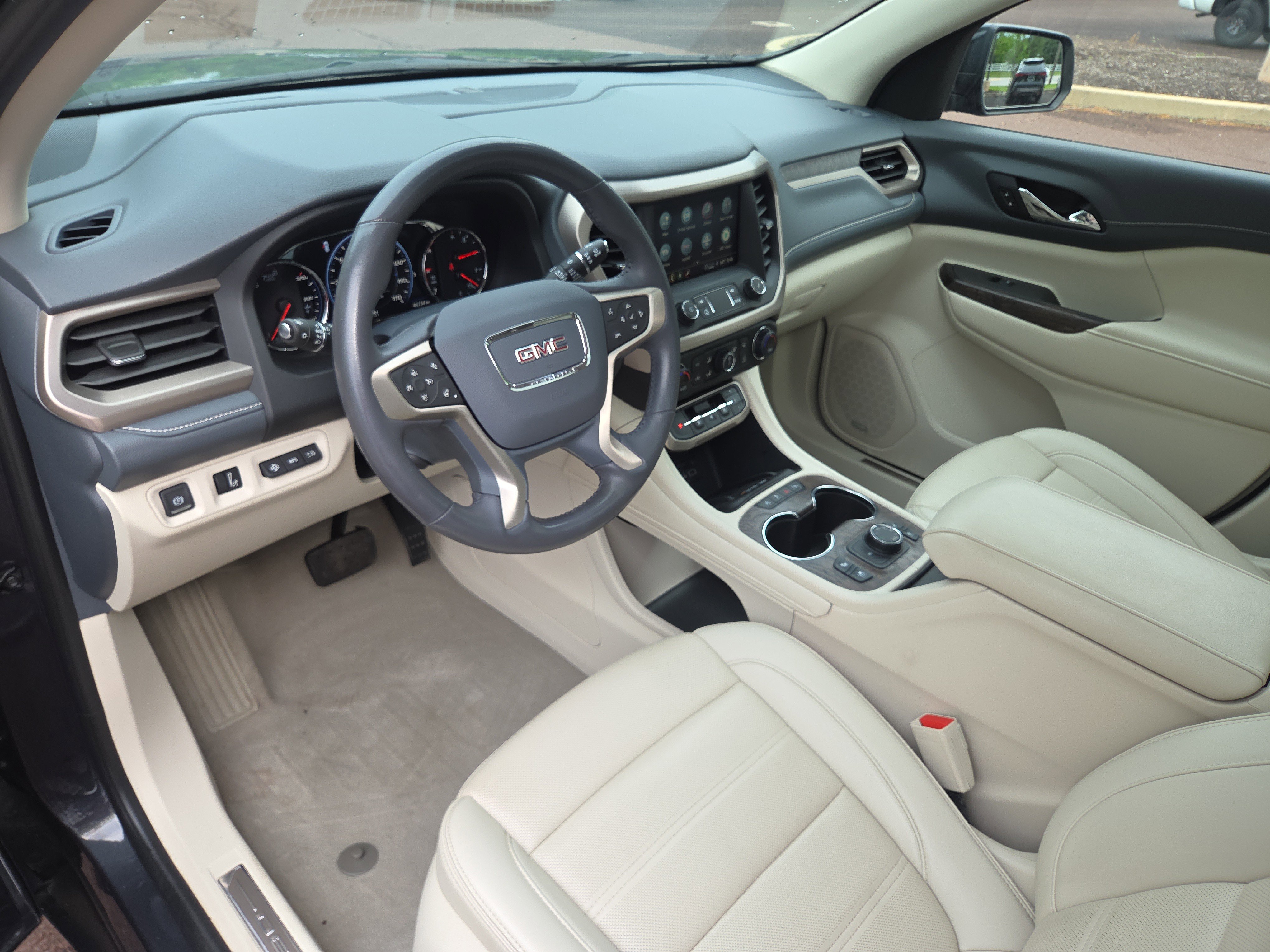 Used 2021 GMC Acadia Denali w/ Denali Ultimate Package AWD/4WD image 15