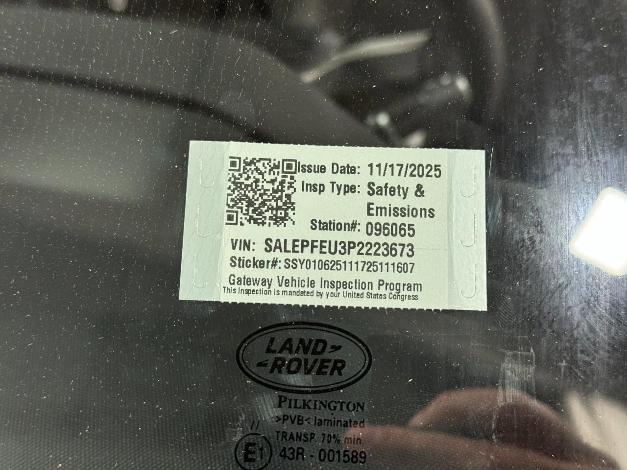 Used 2023 Land Rover Defender 130 SE image 34