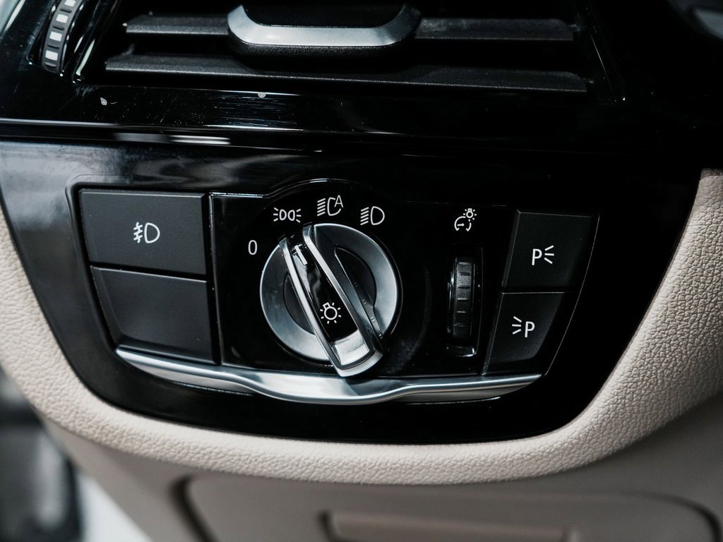 Used 2018 BMW 530i xDrive image 19