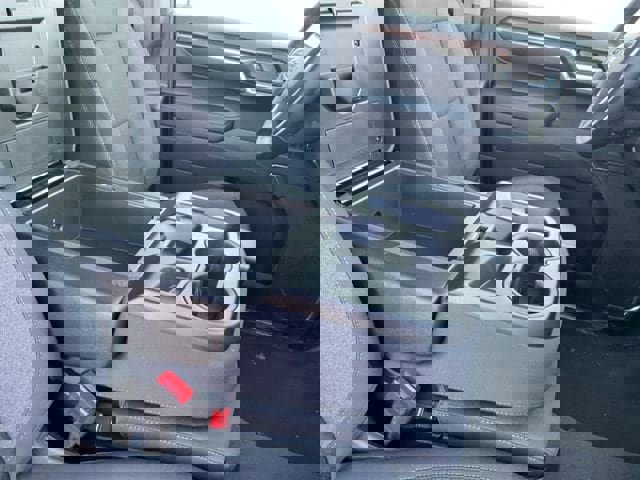 Used 2024 Chevrolet Silverado 1500 LT image 17