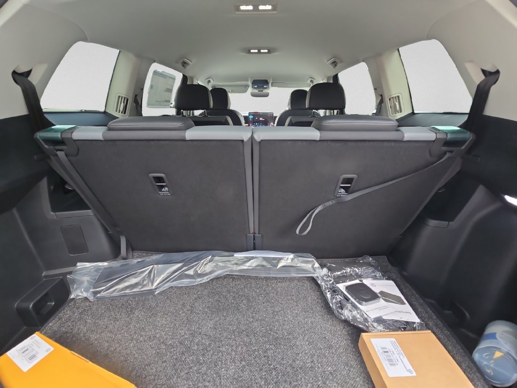New 2027 Volkswagen Atlas SE FWD image 22