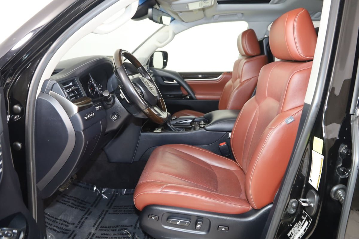 Used 2020 Lexus LX 570 4WD w/ Luxury Package image 12