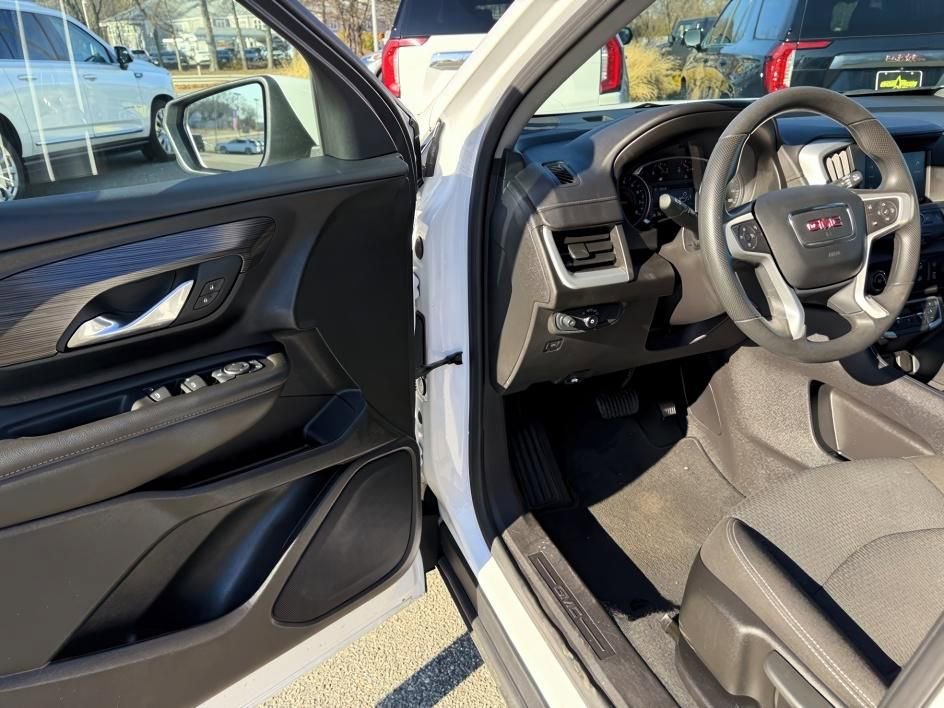Certified 2024 GMC Terrain SLE image 13