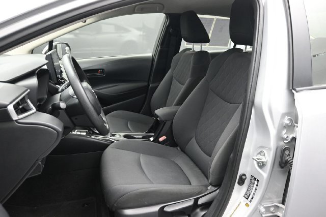 Used 2022 Toyota Corolla LE FWD image 5