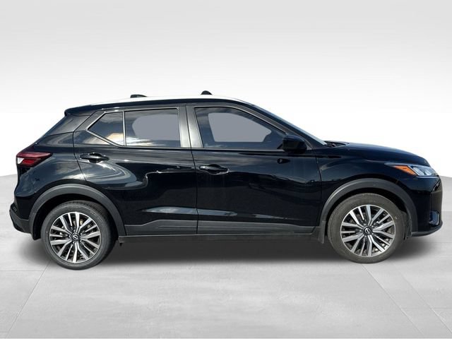 Used 2024 Nissan Kicks SV FWD image 6