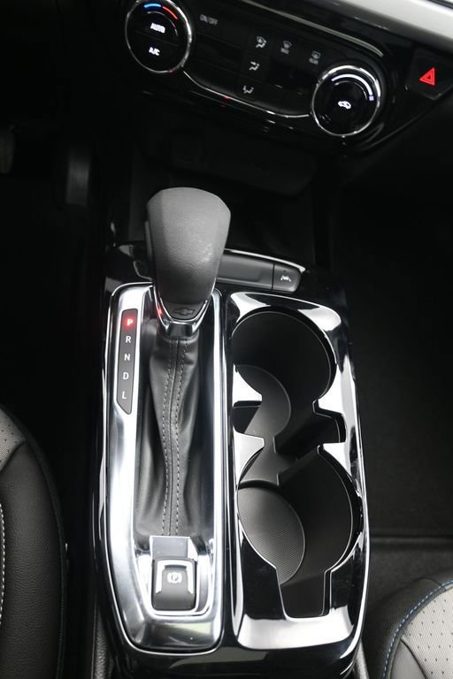 New 2026 Chevrolet Trax LT w/ Sunroof Package image 20