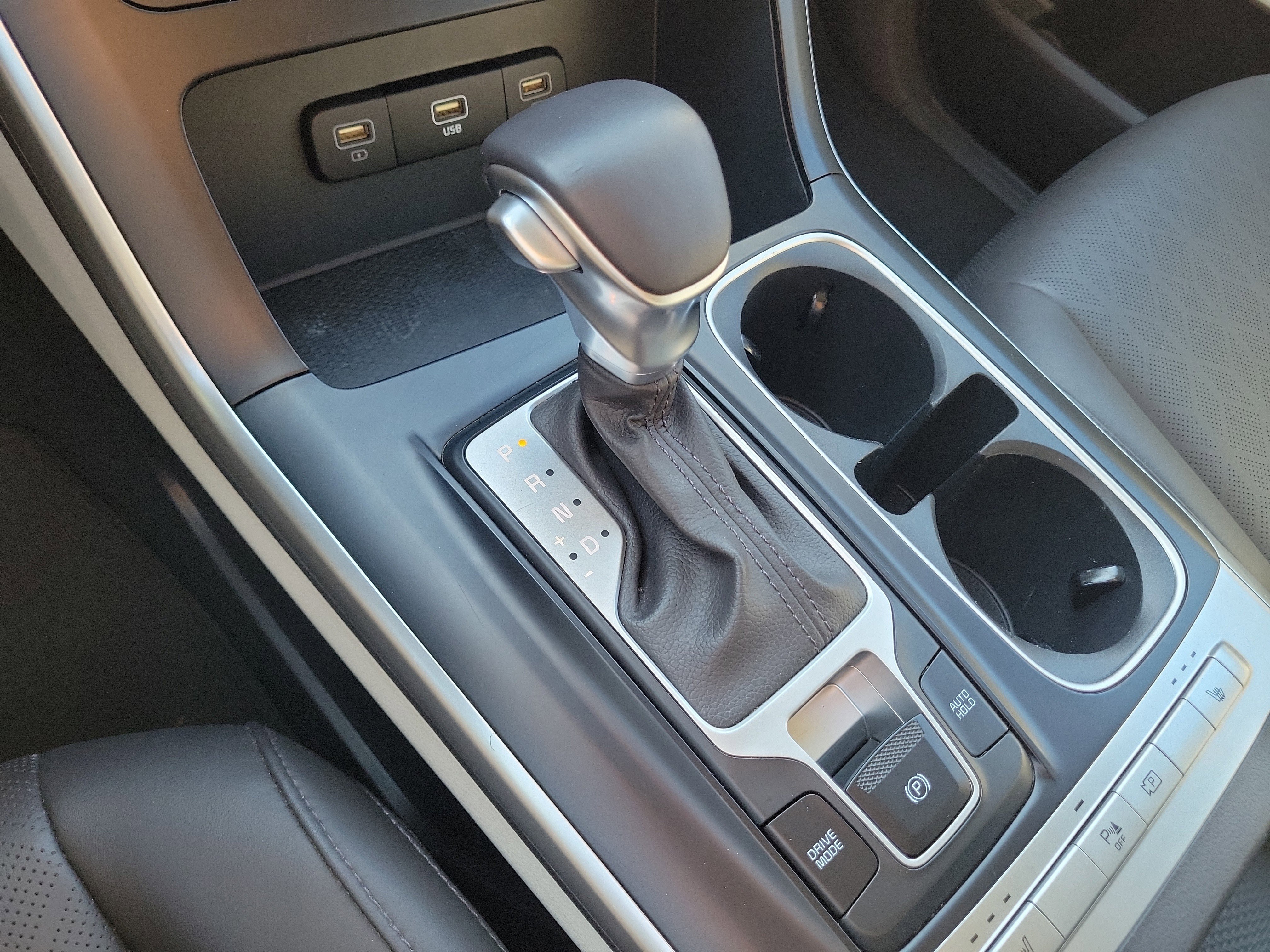 Used 2024 Kia Carnival LX FWD image 36
