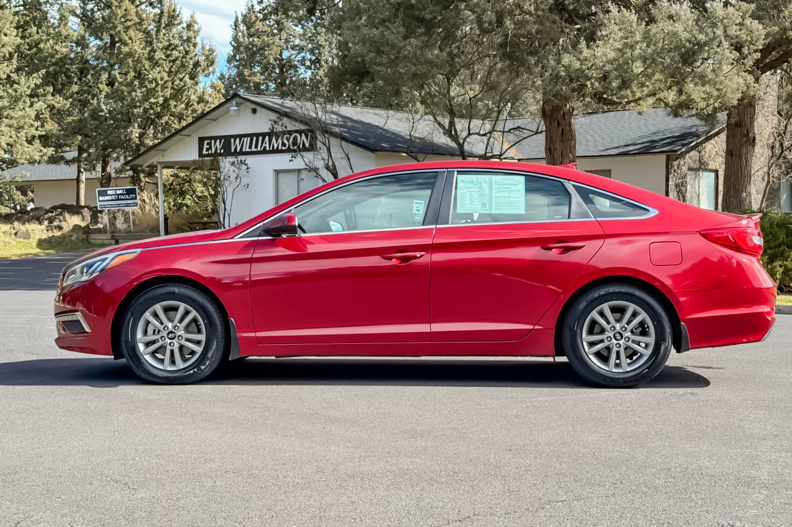 Used 2015 Hyundai Sonata SE w/ Option Group 02 image 8
