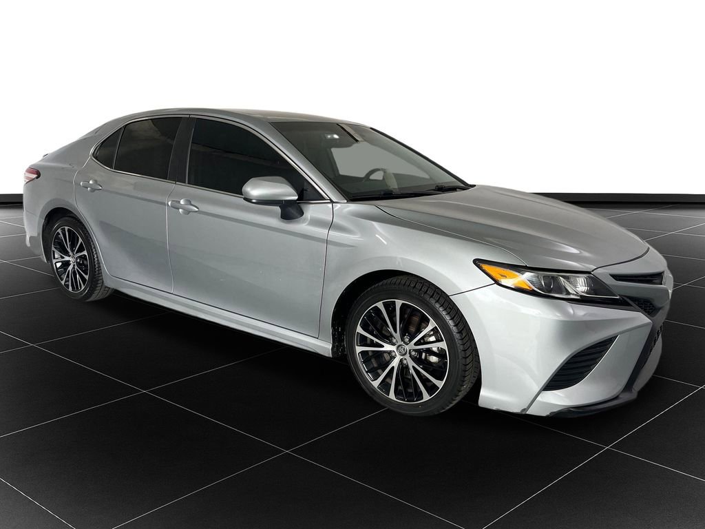 Used 2020 Toyota Camry SE FWD image 7