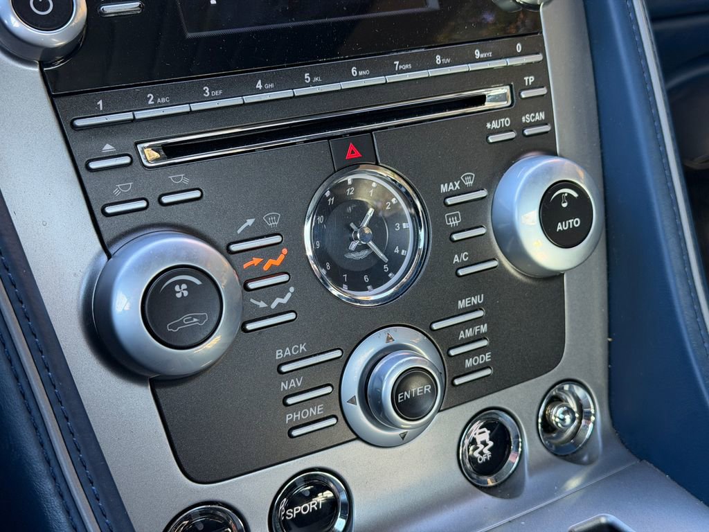 Used 2015 Aston Martin DB9 Coupe image 36