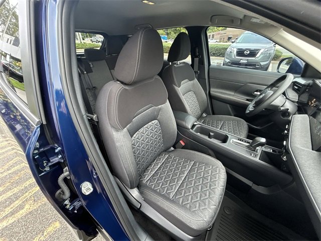 Certified 2025 Nissan Kicks SV image 24