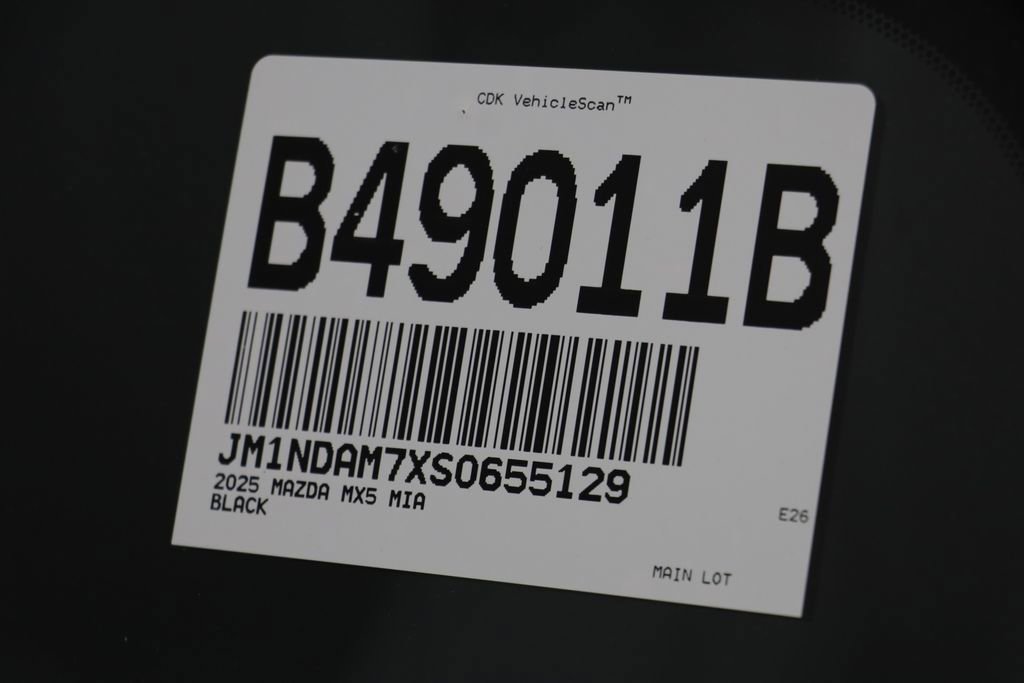 Used 2025 MAZDA MX-5 Miata RF Grand Touring RWD image 25