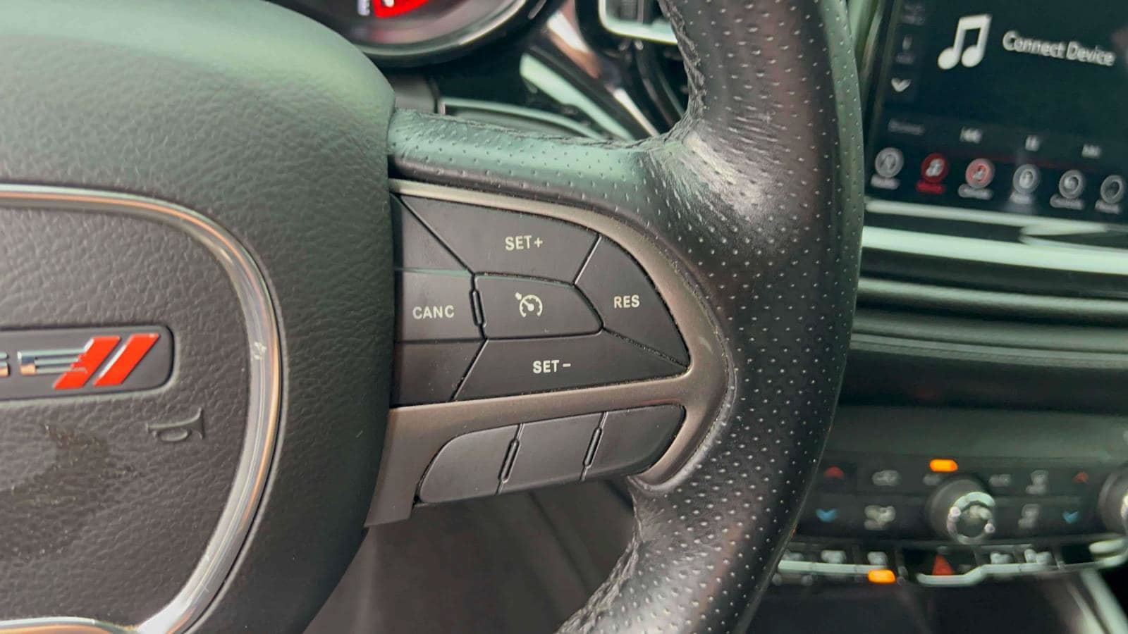 Used 2022 Dodge Durango SXT AWD/4WD image 21