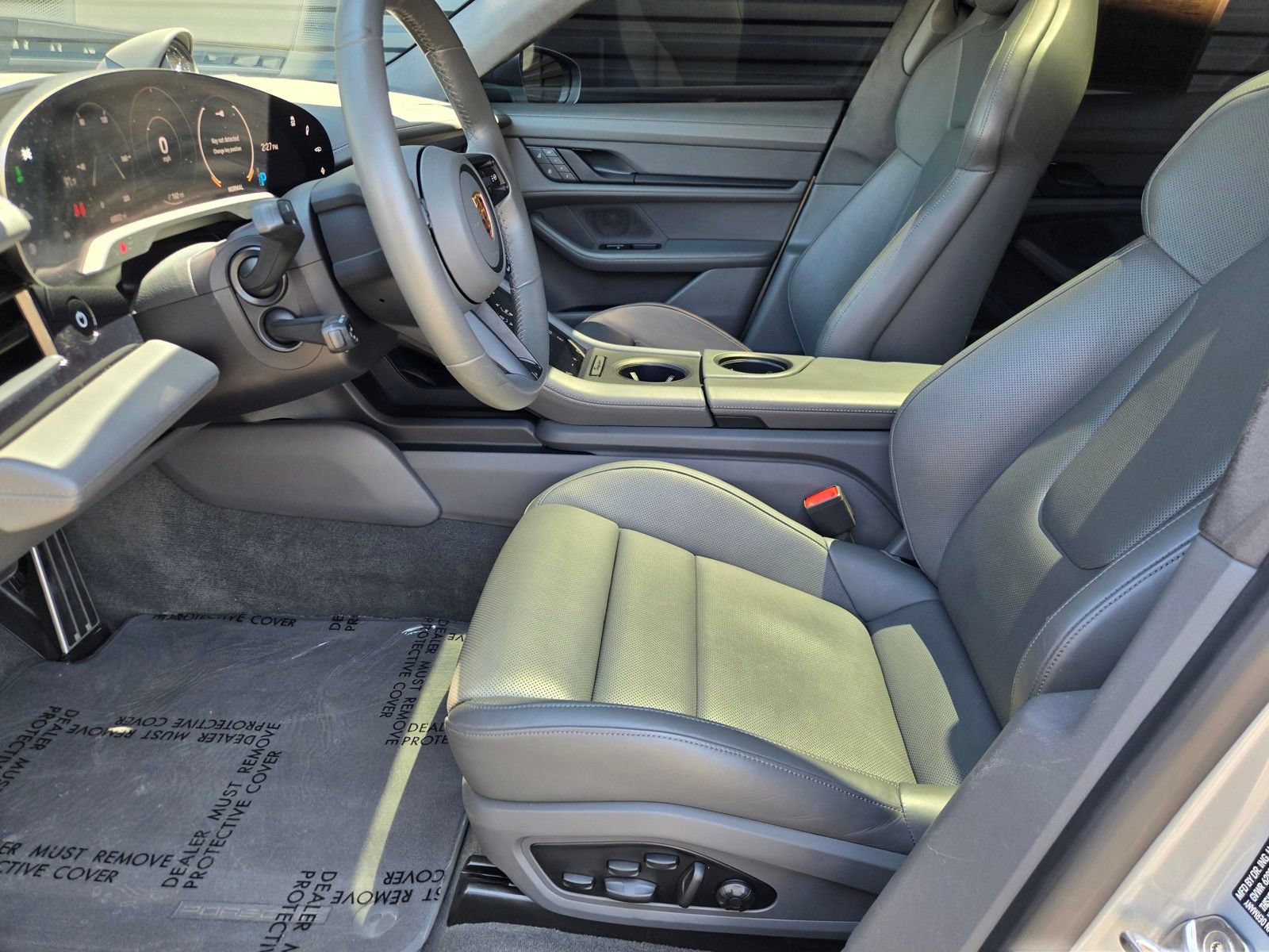 Certified 2022 Porsche Taycan GTS w/ Premium Package (P6U) AWD/4WD image 25