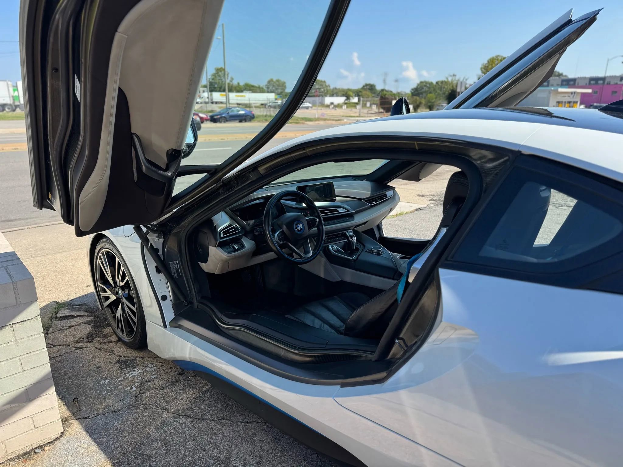 Used 2016 BMW i8 image 18