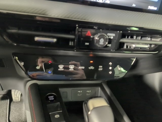 New 2026 Nissan Kicks SR w/ Cold Weather Package image 19