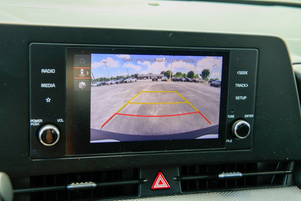 Used 2025 Kia Sportage LX FWD image 4