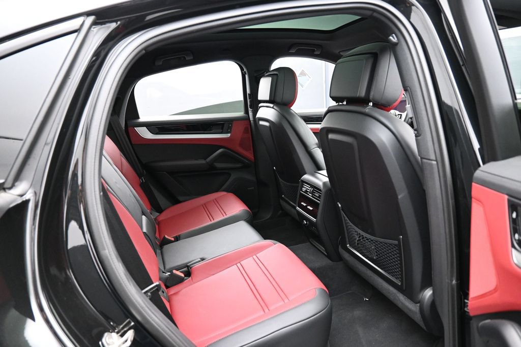 Certified 2026 Porsche Cayenne E-Hybrid Coupe AWD/4WD image 27