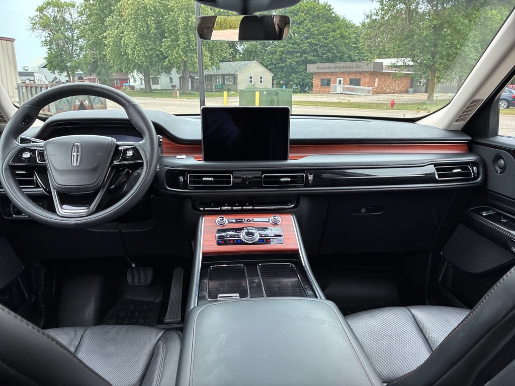 Used 2024 Lincoln Aviator Reserve w/ Jet Package AWD/4WD image 13