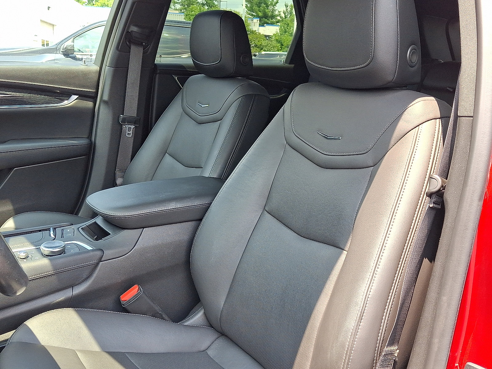 Certified 2021 Cadillac XT5 Premium Luxury AWD/4WD image 17
