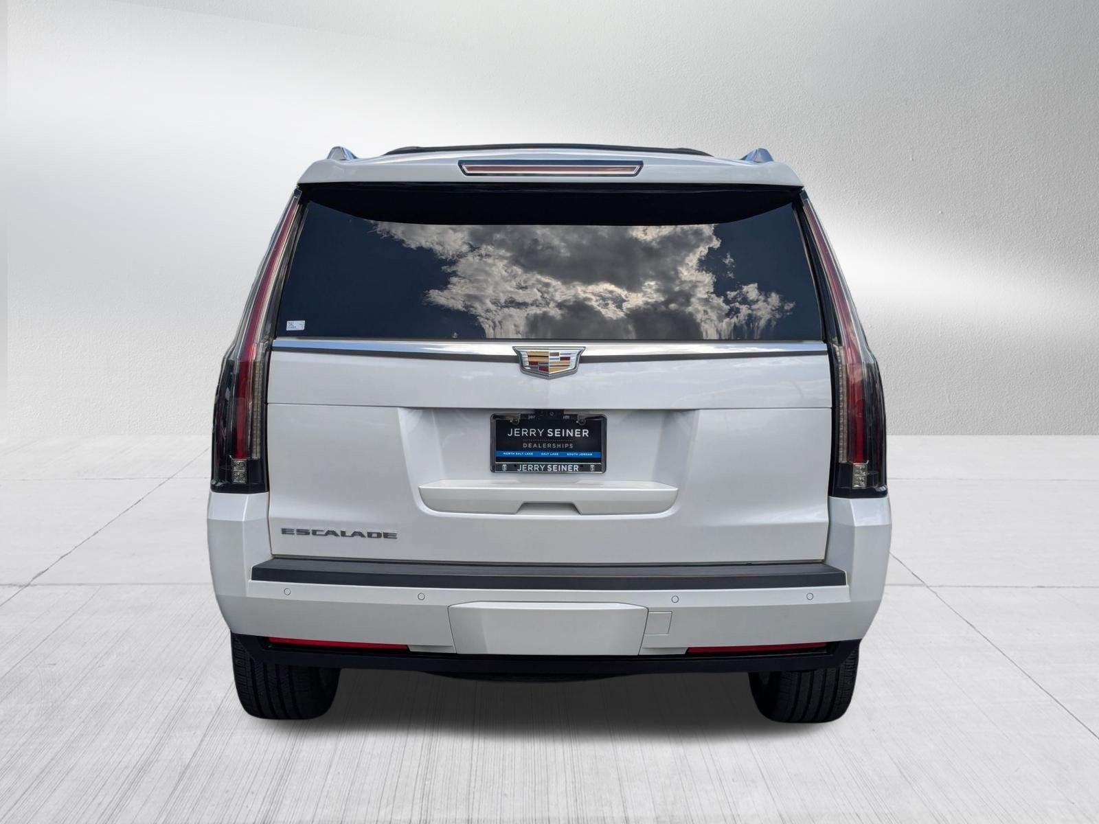 Certified 2020 Cadillac Escalade Premium Luxury AWD/4WD image 5