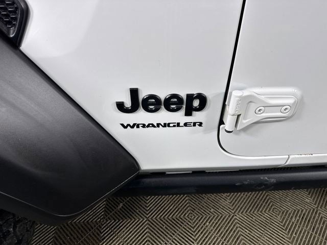 Used 2022 Jeep Wrangler Willys AWD/4WD image 10