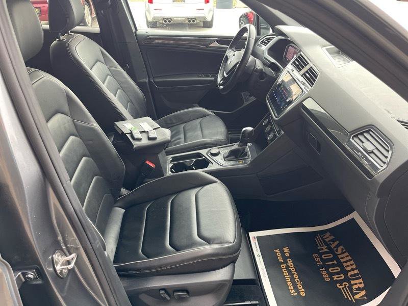 Used 2021 Volkswagen Tiguan SEL Premium R-Line image 40