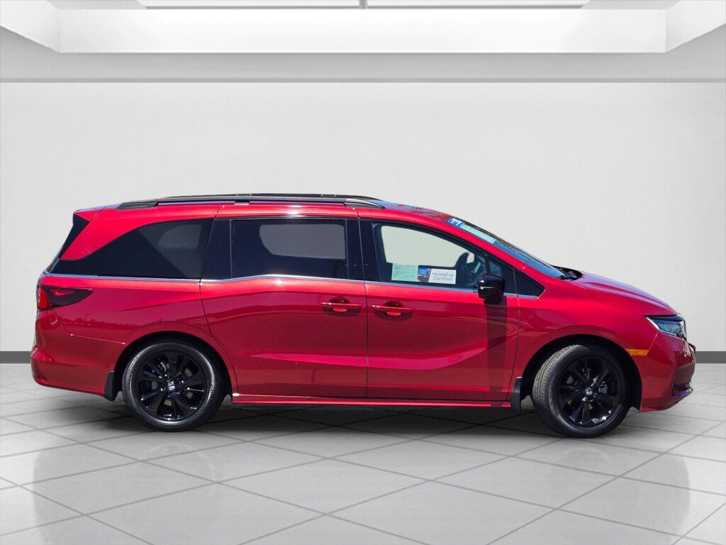 Certified 2023 Honda Odyssey Sport image 4
