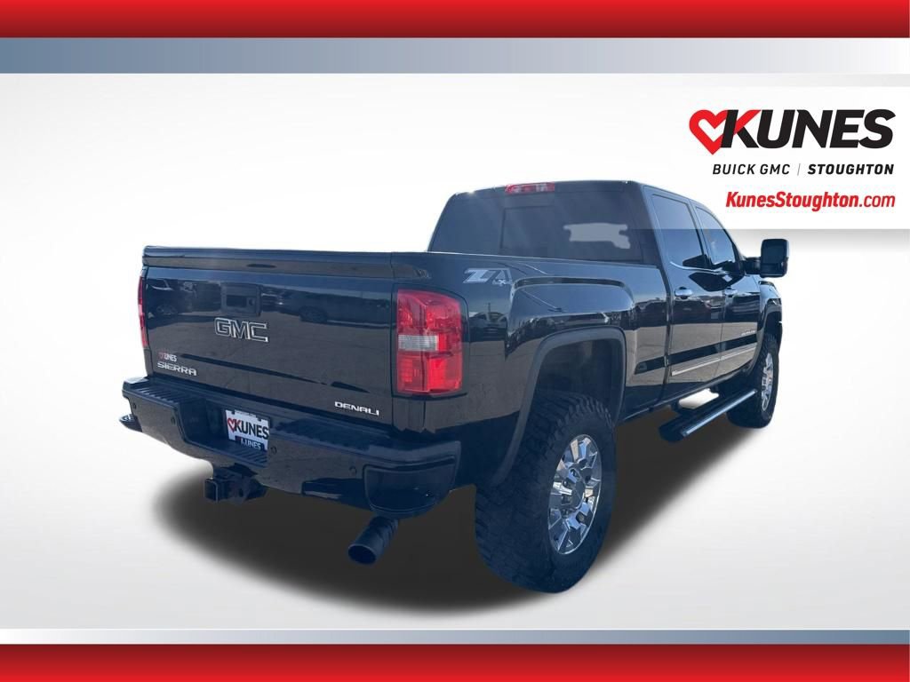 Used 2015 GMC Sierra 2500 Denali w/ Driver Alert Package image 10