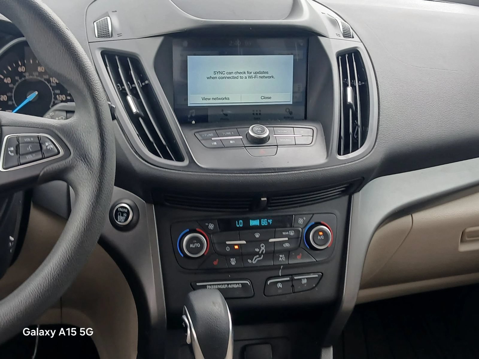 Used 2019 Ford Escape SE FWD image 28