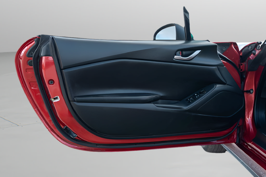 Used 2024 MAZDA MX-5 Miata Sport RWD image 17