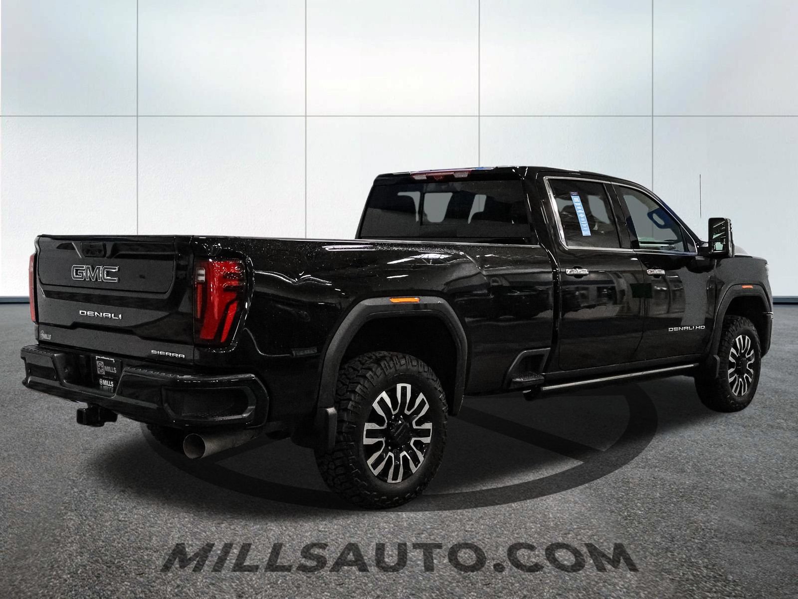 Certified 2025 GMC Sierra 2500 Denali Ultimate AWD/4WD image 8