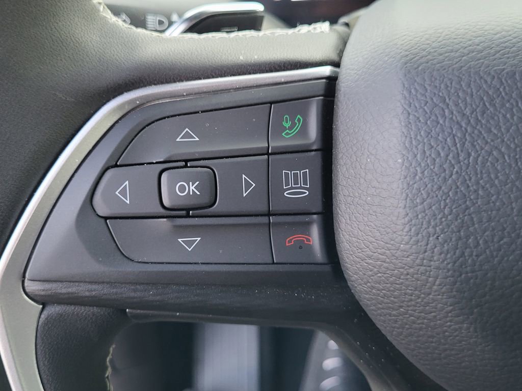 Used 2025 Jeep Grand Cherokee L Altitude image 29