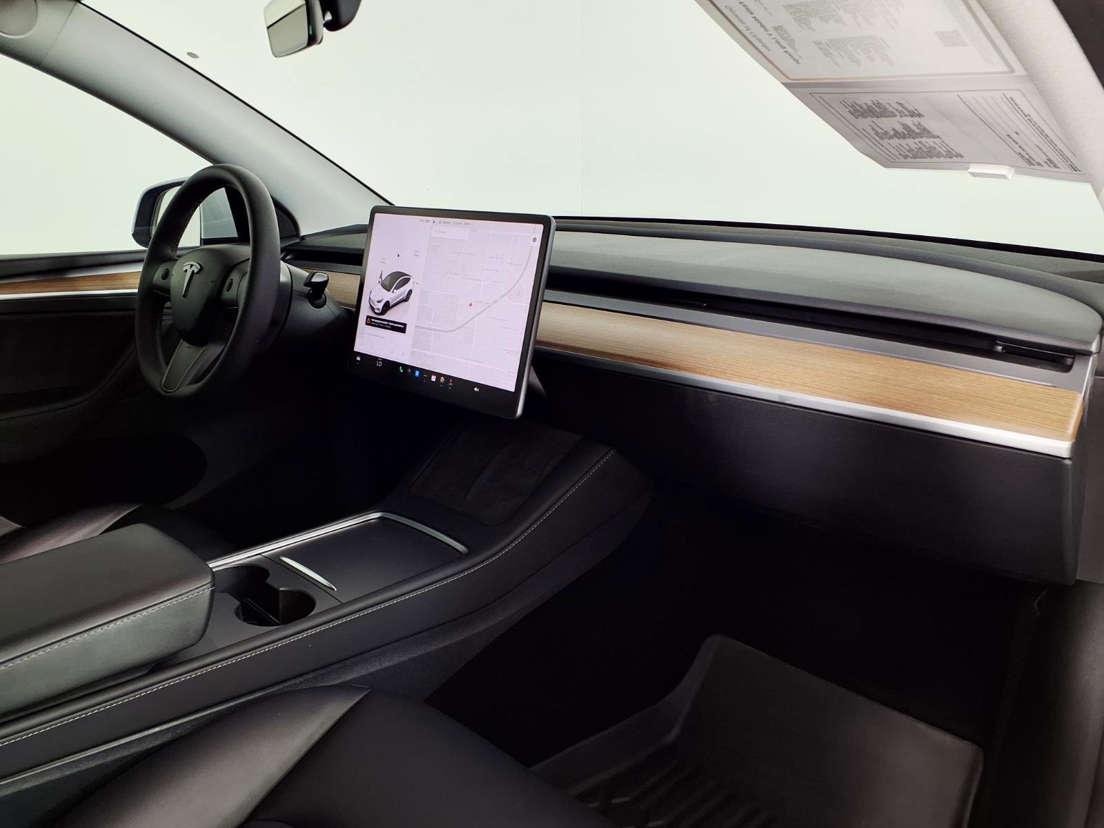 Used 2025 Tesla Model Y Long Range image 9