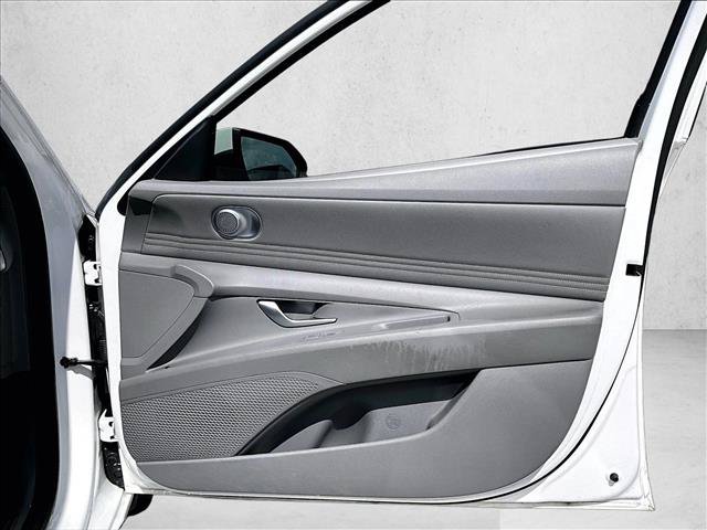 Used 2023 Hyundai Elantra SEL w/ Convenience Package FWD image 19