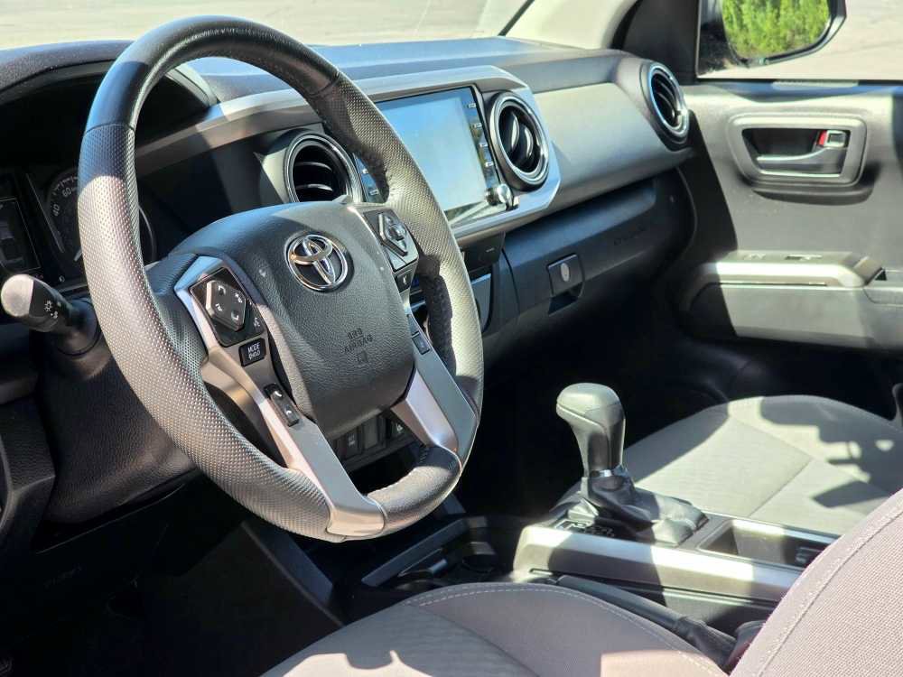 Used 2023 Toyota Tacoma SR5 AWD/4WD image 17