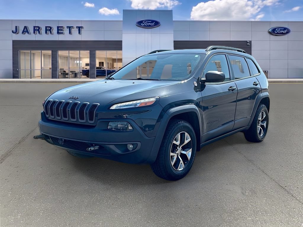 Used 2016 Jeep Cherokee Trailhawk AWD/4WD image 3