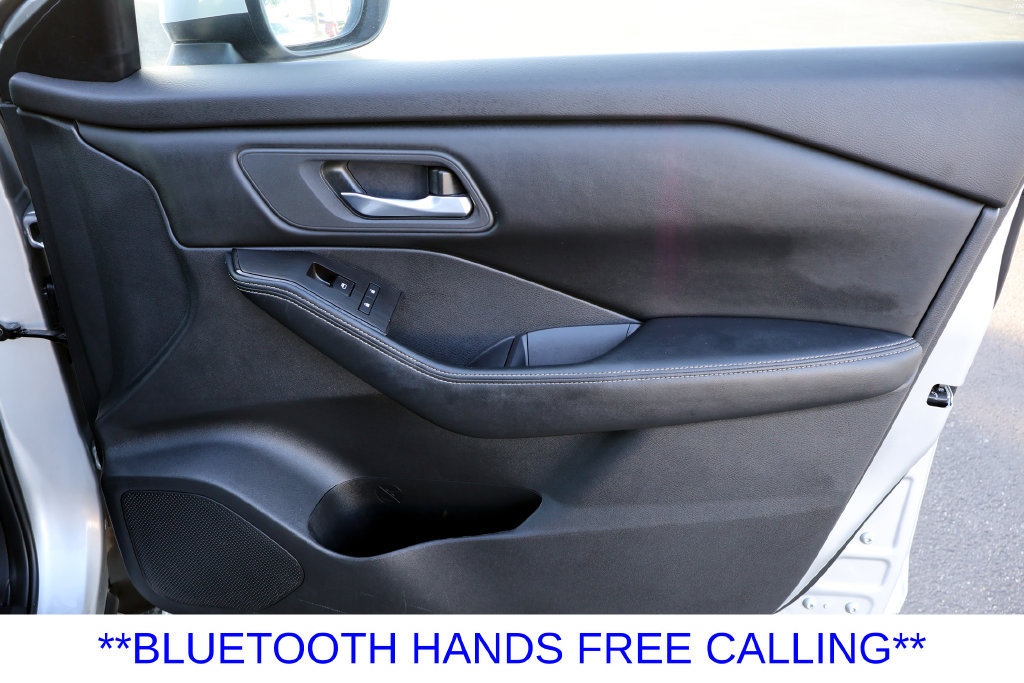Used 2025 Nissan Rogue SV FWD image 16