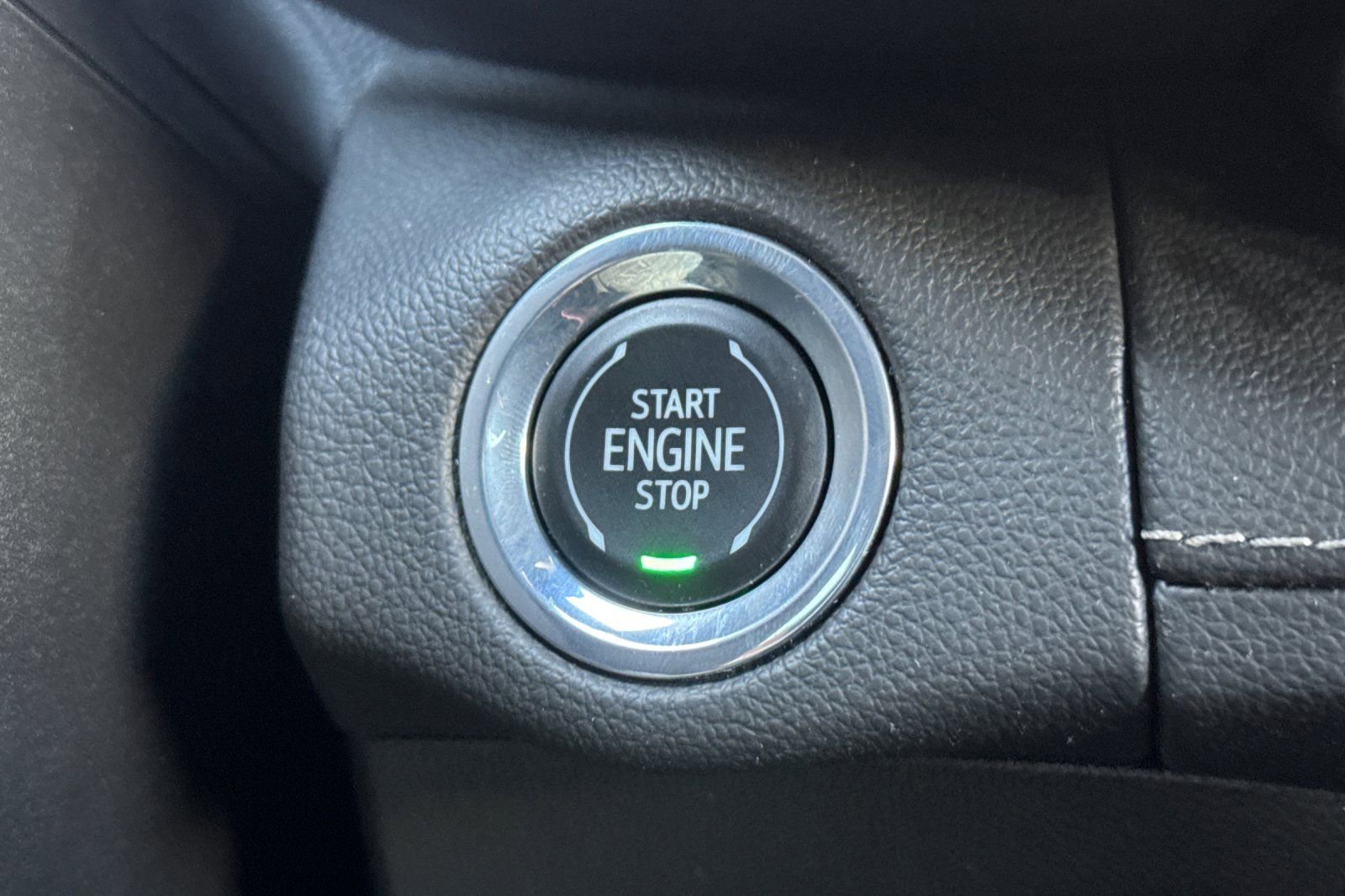 Used 2023 Buick Envision Essence w/ Technology Package I AWD/4WD image 33