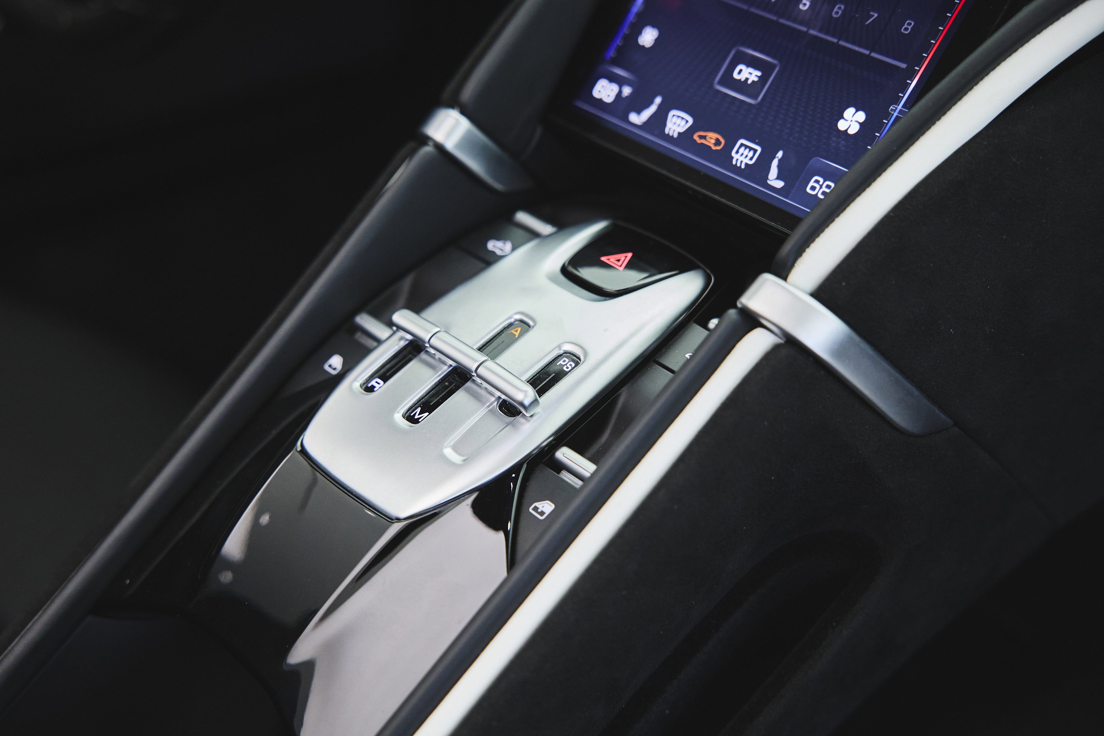 Used 2024 Ferrari Roma Spider image 36